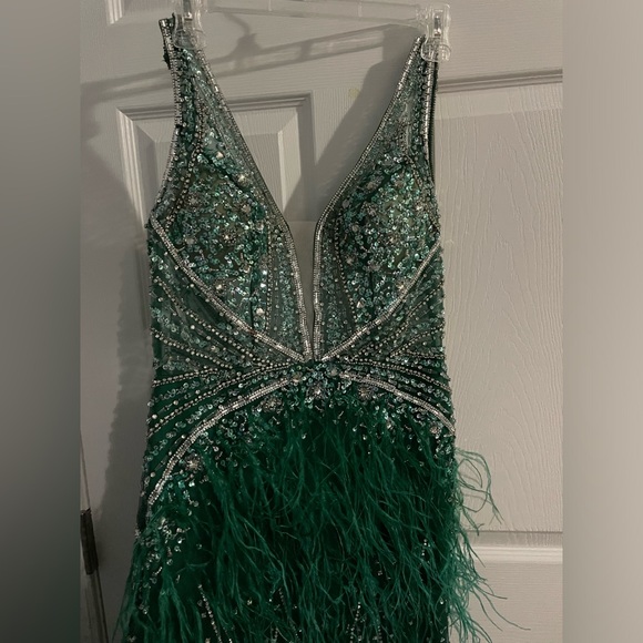 Prom dress - Picture 2 of 4